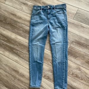American Eagle high rise stretch jeans size 14- excellent condition